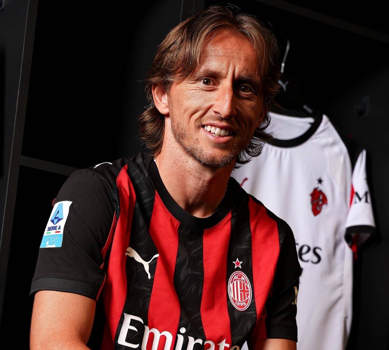 罗杰·马里斯因挑战贝比鲁斯的纪录压力过大而掉发，这一幕反映了纪录之重的残酷