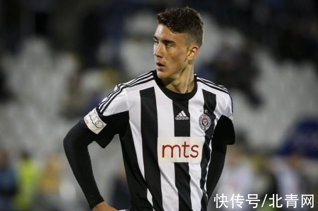 是在球场上 是在球场上