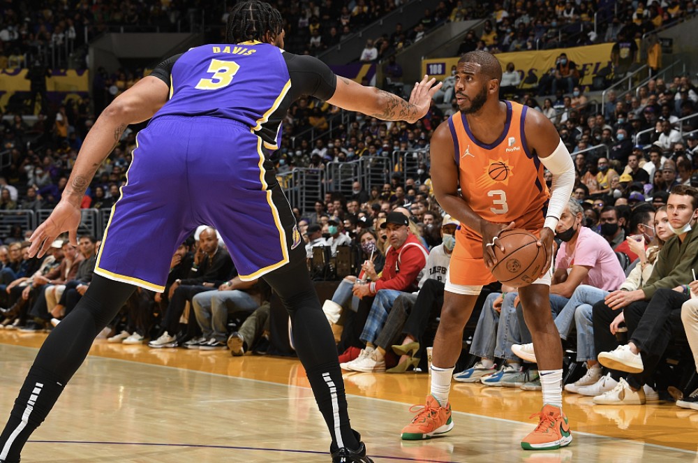 着巨大的 着巨大的