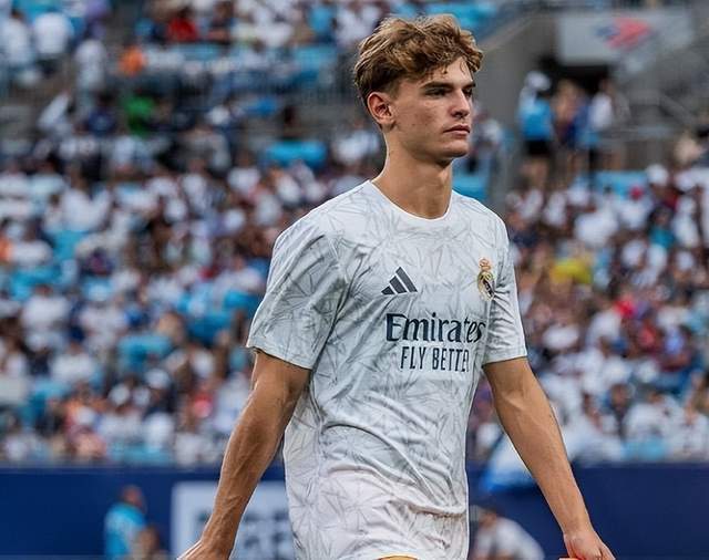 满了悬念和 满了悬念和